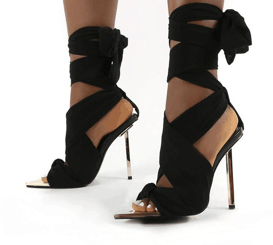 Heidi-Mode | Peeptoe High Heels mit Stoffband Design
