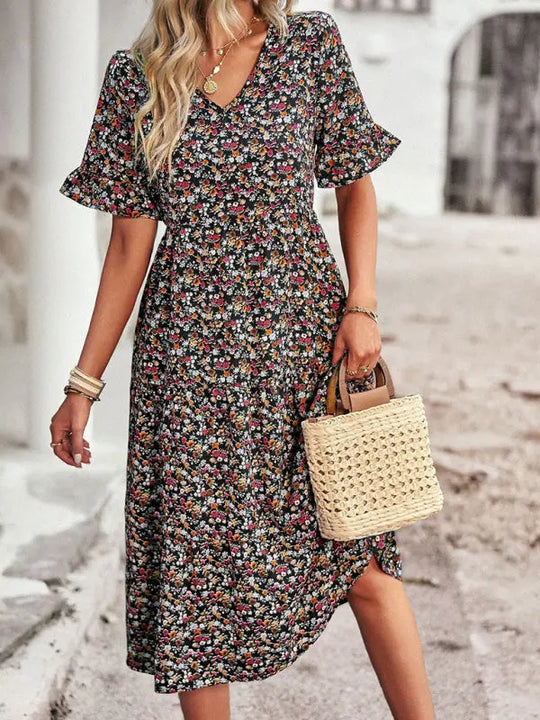 Elegantes Urlaubs-Minikleid mit kurzen Ärmeln und V-Ausschnitt