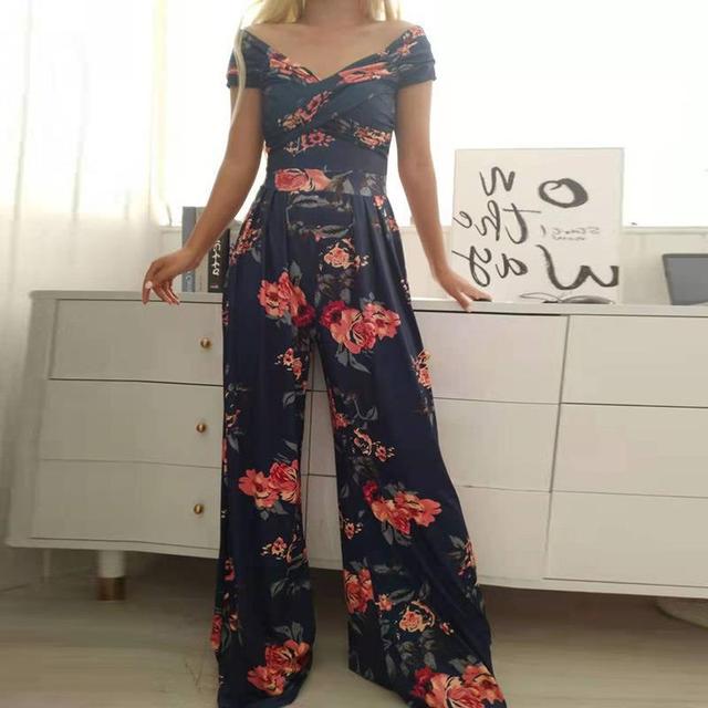 Maxi-Jumpsuit mit Aufdruck, schulterfreiem V-Ausschnitt