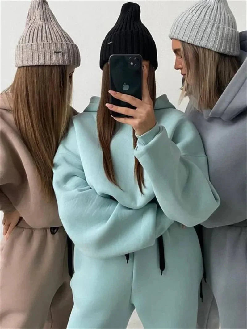 Heidi-Mode | Entdecken Sie Die Zukunftsweisende Herbst/Winter-Damenmode Von 2023 (Zweiteiliges Set)