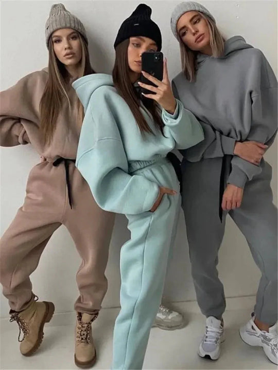 Heidi-Mode | Entdecken Sie Die Zukunftsweisende Herbst/Winter-Damenmode Von 2023 (Zweiteiliges Set)