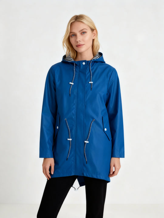 Wetterfester Mantel mit Kapuze