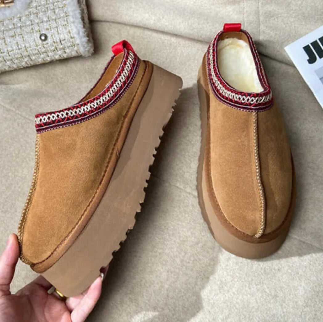 Heidi-Mode | Bequemer Schuh mit Plateau Sohle und Ethnischen Details