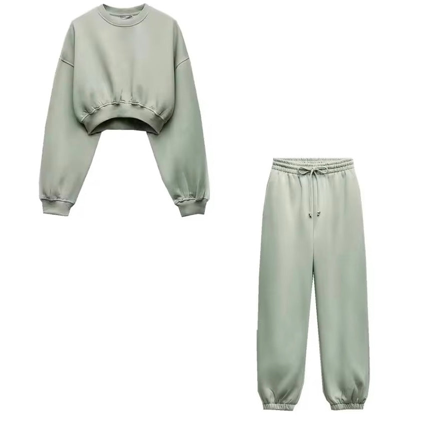 Heidi-Mode | Zweiteiliges Satz aus Crop Sweatshirt und Jogginghose