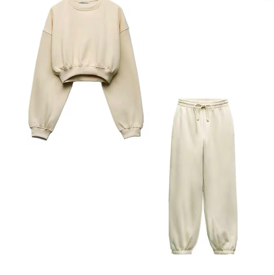 Heidi-Mode | Zweiteiliges Satz aus Crop Sweatshirt und Jogginghose