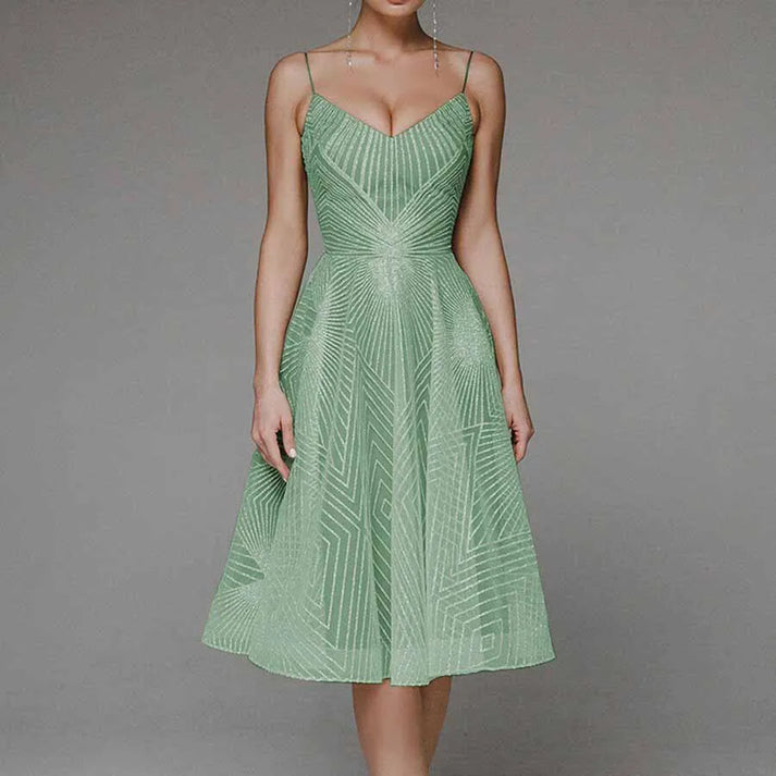Elegantes Kleid mit Rückenausschnitt