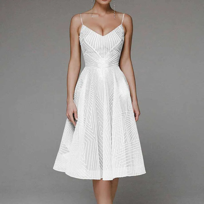Elegantes Kleid mit Rückenausschnitt