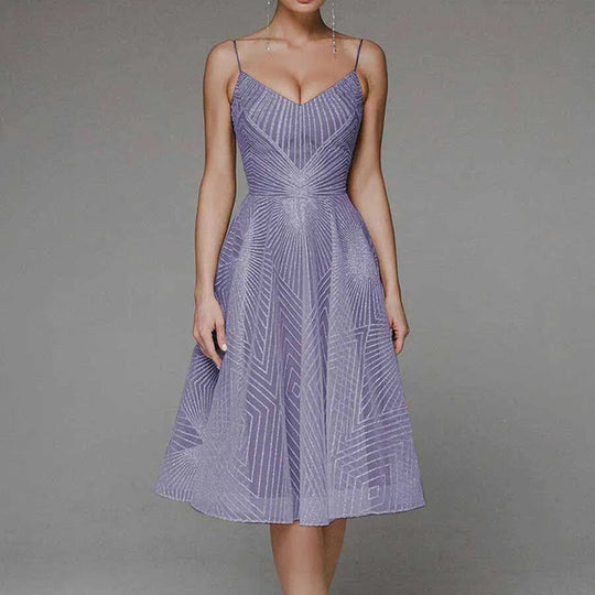 Elegantes Kleid mit Rückenausschnitt