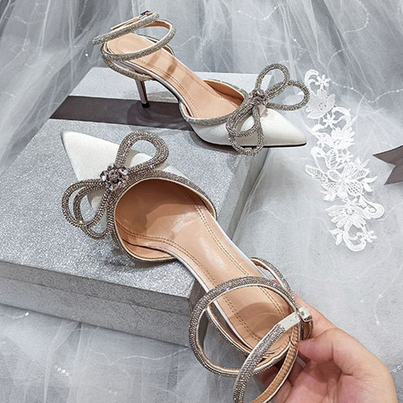 Heidi-Mode | Crystal Schleifenseide Spitz Zehen Schnallenriemen Dünne High Heels