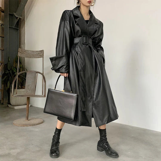 Heidi-Mode | Lautaro Lang Übergrößen Leder Trenchcoat für Frauen Lange Ärmel Revers Lose Passform Herbst Stilvolles Schwarzes Damenbekleidung Streetwear