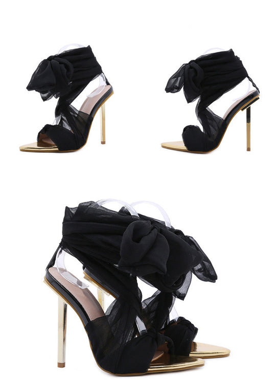 Heidi-Mode | Peeptoe High Heels mit Stoffband Design