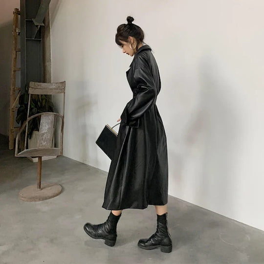 Heidi-Mode | Lautaro Lang Übergrößen Leder Trenchcoat für Frauen Lange Ärmel Revers Lose Passform Herbst Stilvolles Schwarzes Damenbekleidung Streetwear
