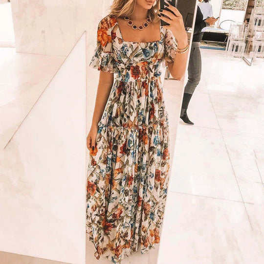 Langes Blumenkleid mit kurzen Ärmeln und quadratischem Ausschnitt