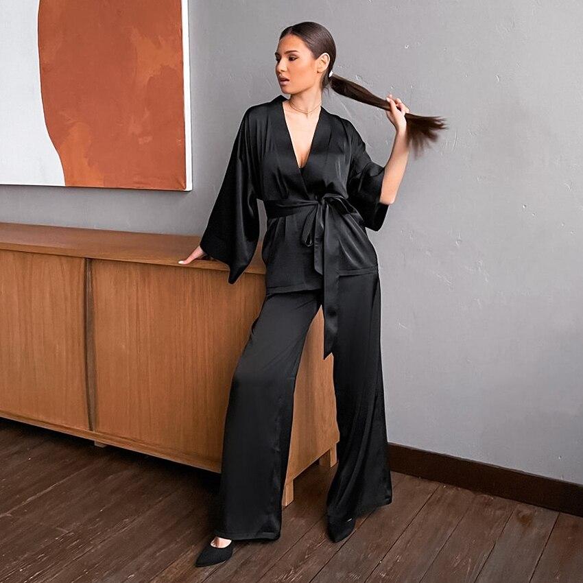 Pyjama-Set aus Weichem Satin