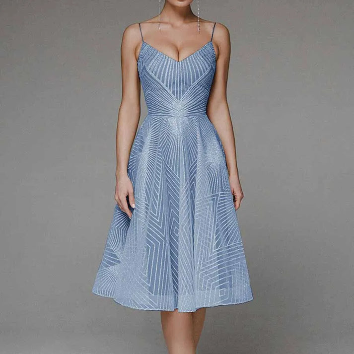 Elegantes Kleid mit Rückenausschnitt