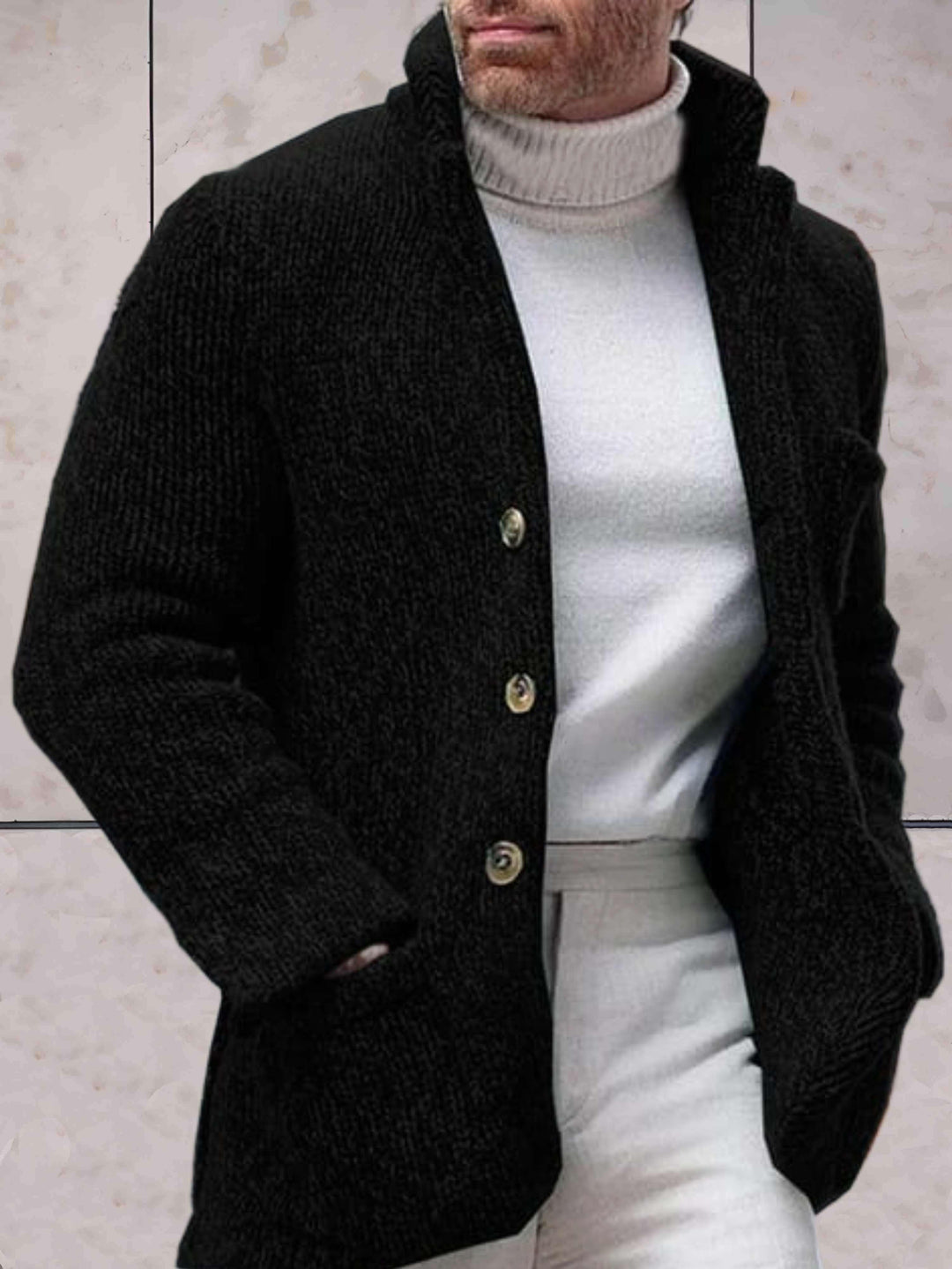 Lässige Strickjacke mit hohem Halsausschnitt und Knopfverschluss