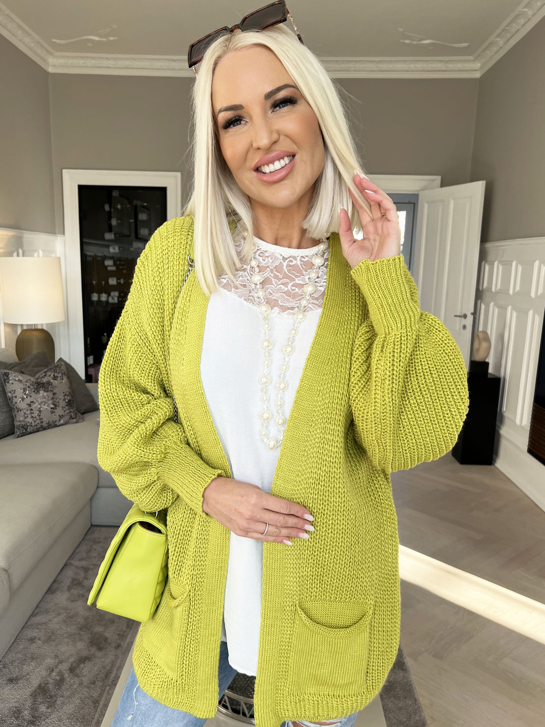 Heidi-Mode | Kurze Strickjacke mit Ballonärmeln