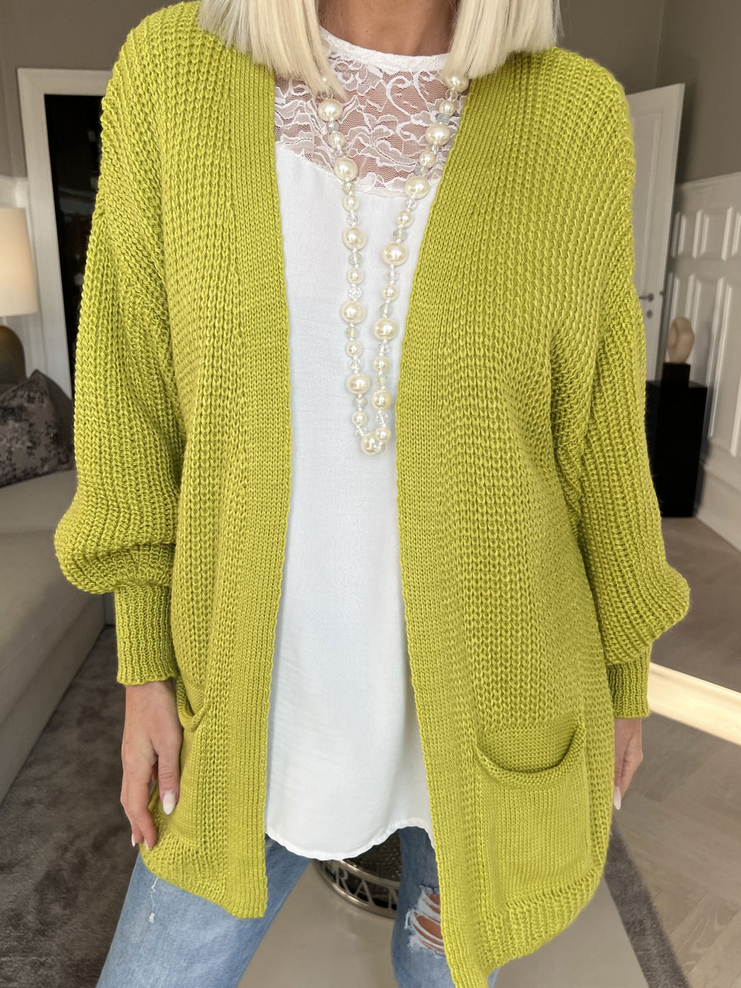 Heidi-Mode | Kurze Strickjacke mit Ballonärmeln