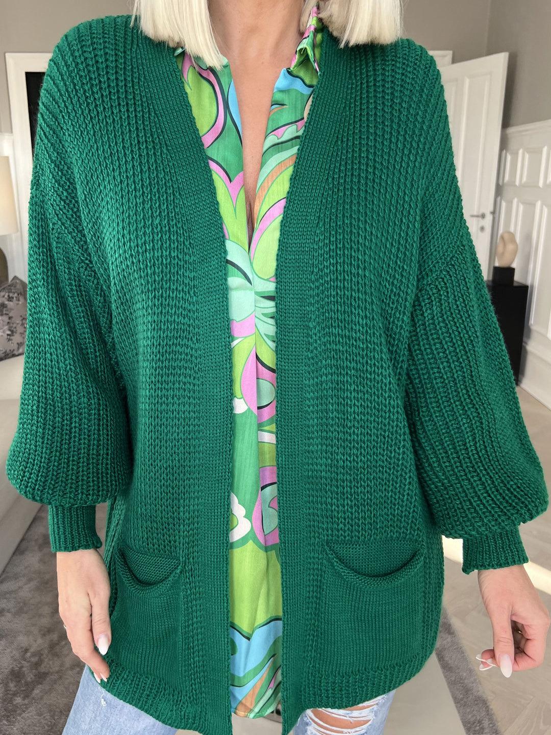 Heidi-Mode | Kurze Strickjacke mit Ballonärmeln