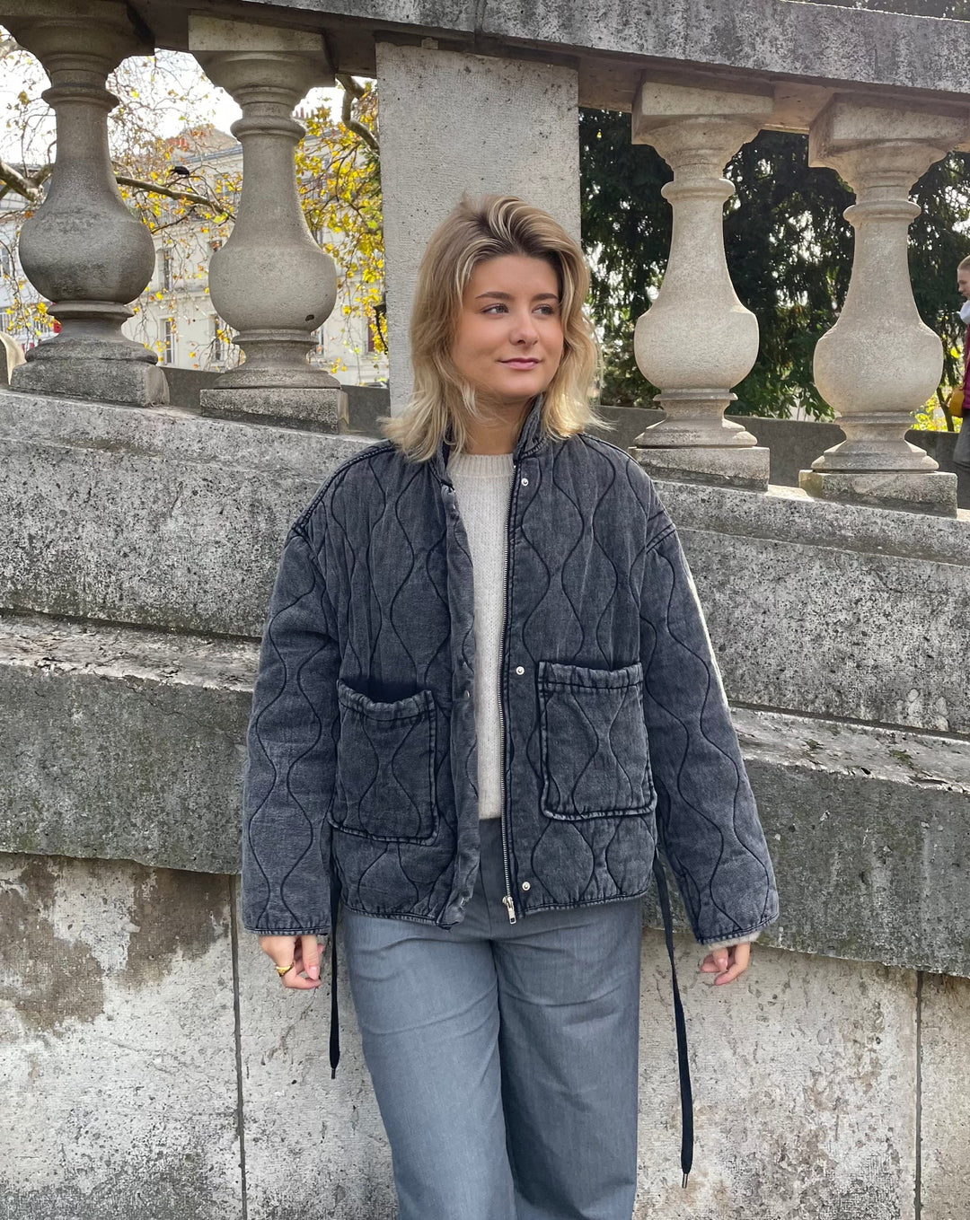 Heidi-Mode | Graue Jacke Mit Großen Taschen Bequemer Stil Für Die Kalte Jahreszeit Must Have Für Jeden Anlass