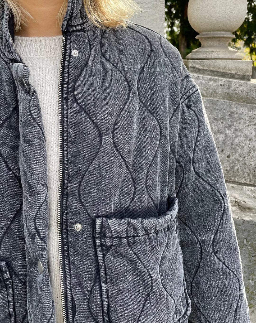 Heidi-Mode | Graue Jacke Mit Großen Taschen Bequemer Stil Für Die Kalte Jahreszeit Must Have Für Jeden Anlass