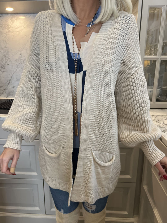 Heidi-Mode | Kurze Strickjacke mit Ballonärmeln