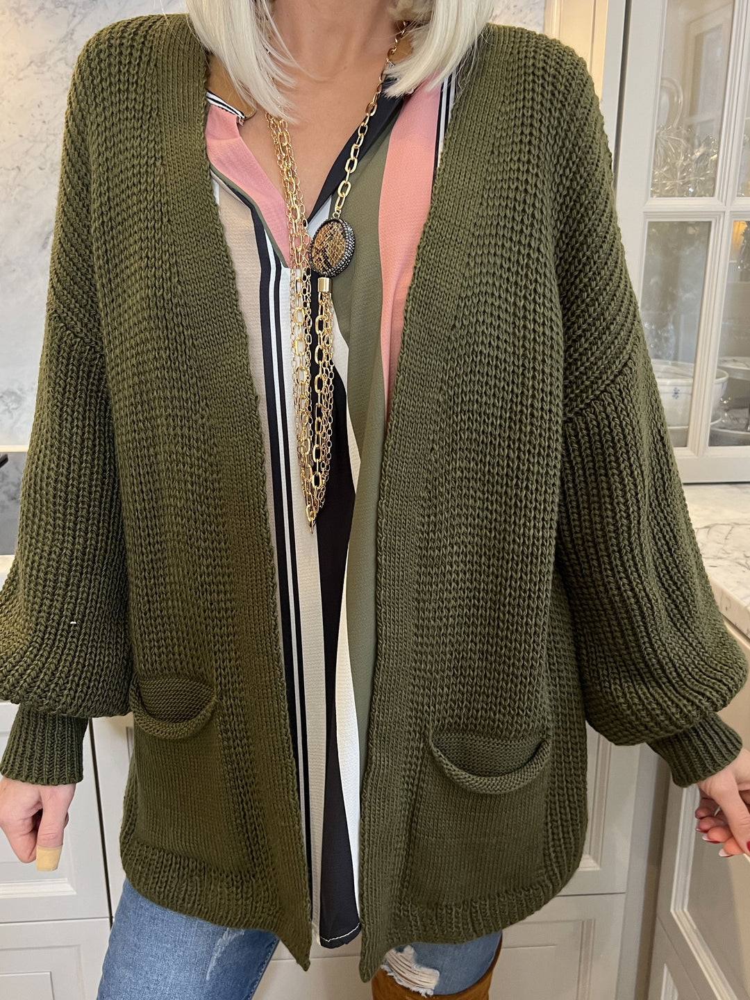 Heidi-Mode | Kurze Strickjacke mit Ballonärmeln