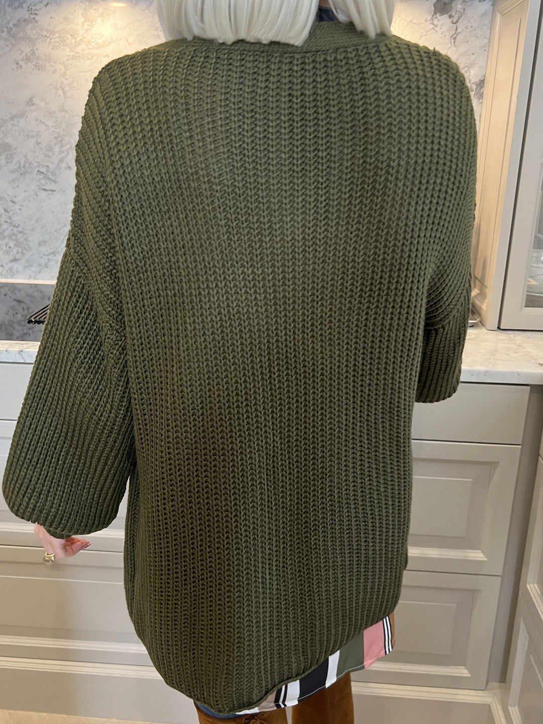 Heidi-Mode | Kurze Strickjacke mit Ballonärmeln