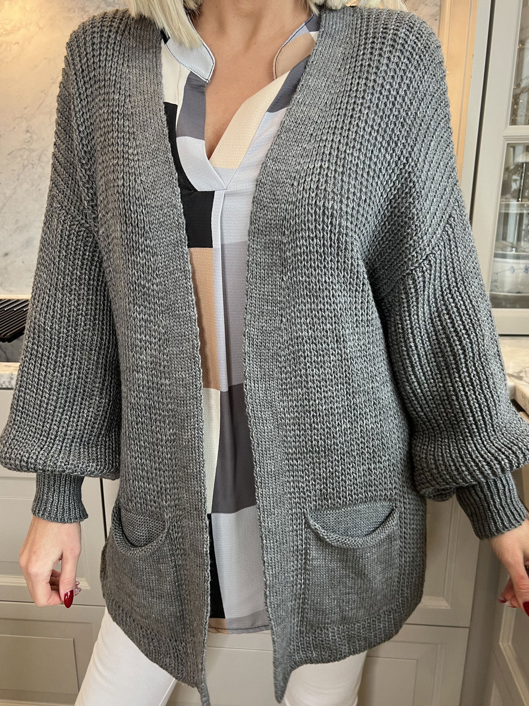 Heidi-Mode | Kurze Strickjacke mit Ballonärmeln