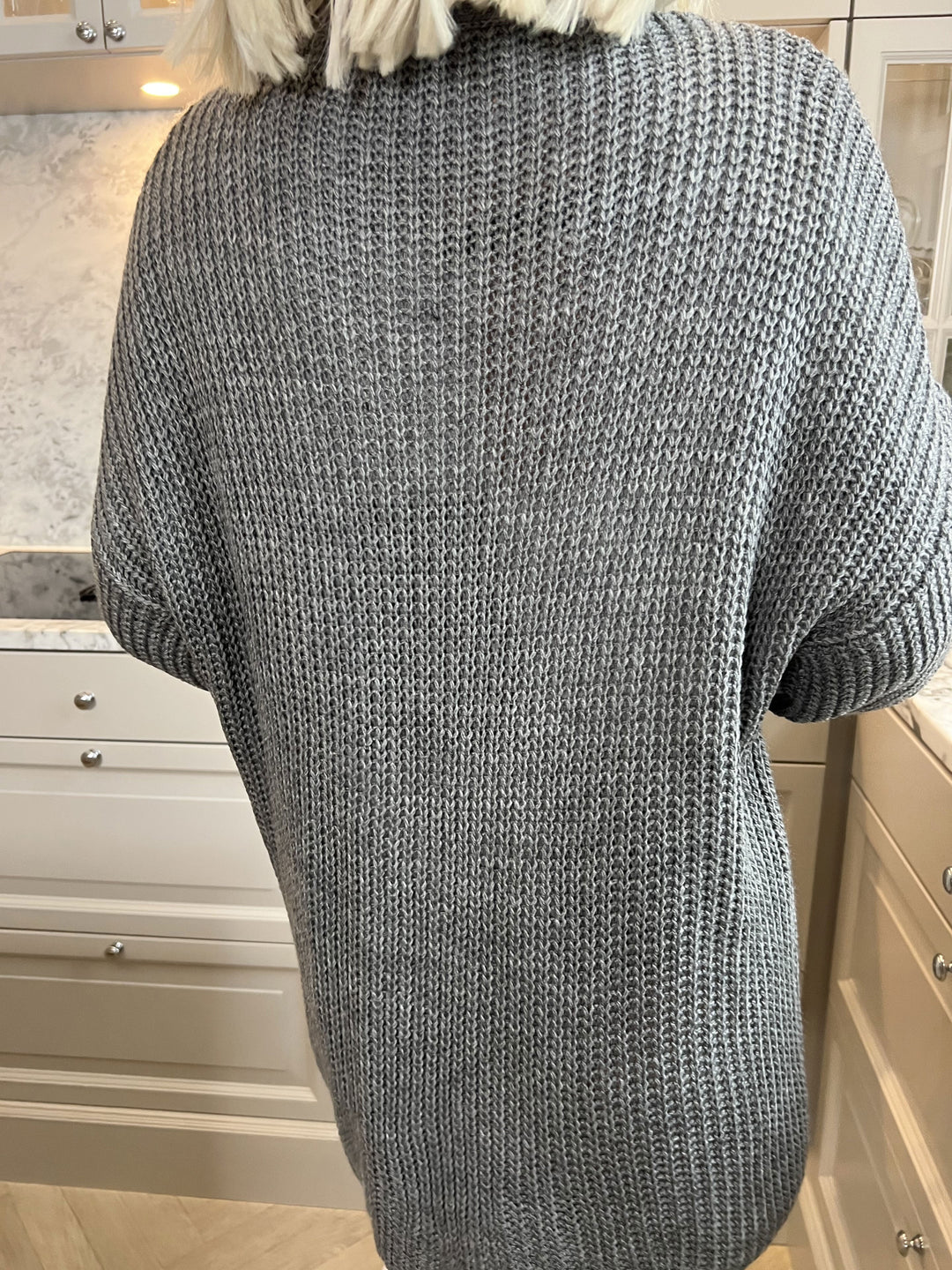 Heidi-Mode | Kurze Strickjacke mit Ballonärmeln