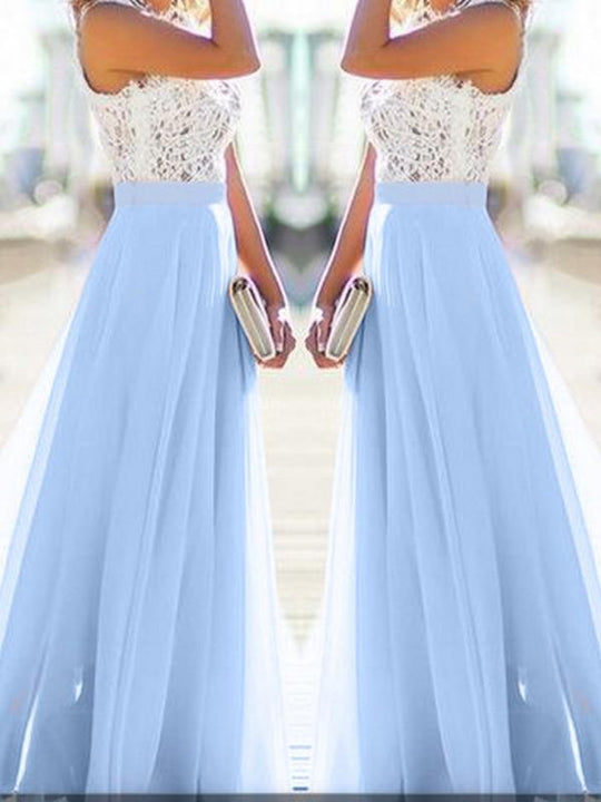 langes Kleid mit elegant fließender Chiffonspitze in Hellblau und Weiß