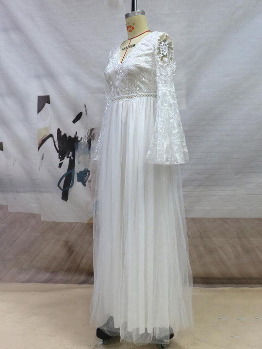 langes, elegantes Abendkleid mit V-Ausschnitt, Spitzentüll, Rückenausschnitt, ausgestellten Ärmeln und geteilten langen Ärmeln für die Hochzeit