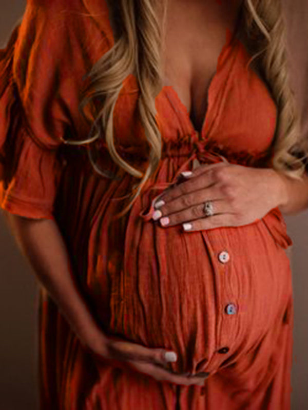 Umstandskleid Shooting mit gerüschtem V-Ausschnitt und kurzen Ärmeln, elegante Babyparty für schwangere Frauen