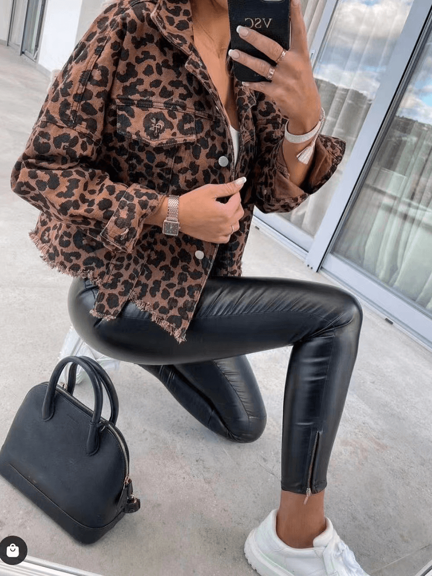 Jeansjacke mit Leopardenmuster von , geknöpfte Taschen, Reverskragen, lange Ärmel, Damen, lässig, Boyfriend-Stil, Herbst