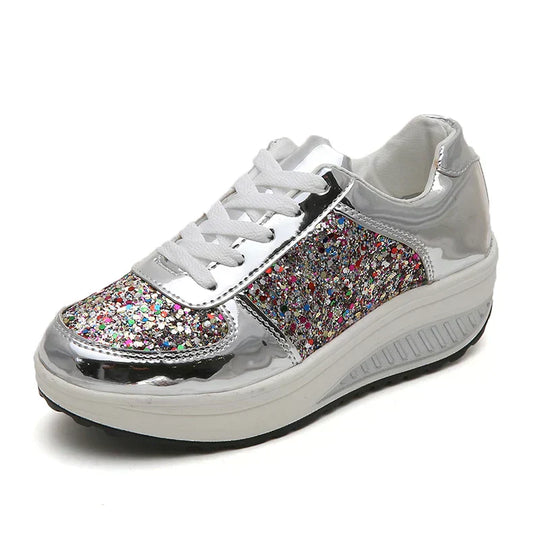 Heidi-Mode | Glitzernde Chunky Sneakers für Damen