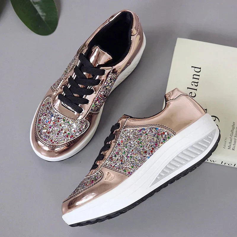 Heidi-Mode | Glitzernde Chunky Sneakers für Damen