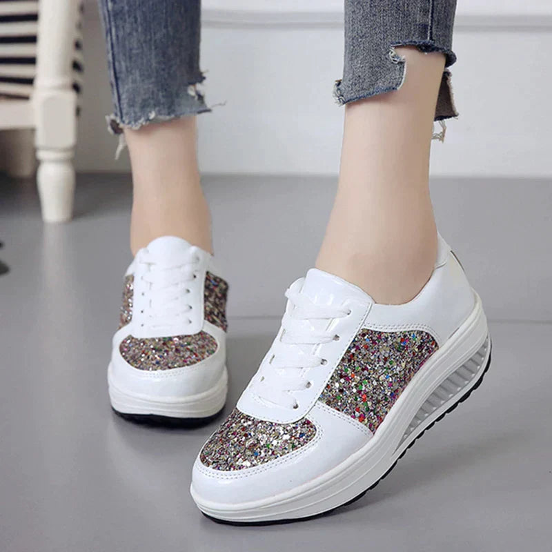 Heidi-Mode | Glitzernde Chunky Sneakers für Damen