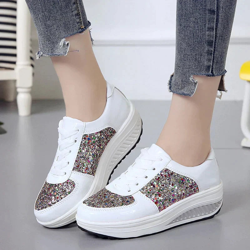 Heidi-Mode | Glitzernde Chunky Sneakers für Damen