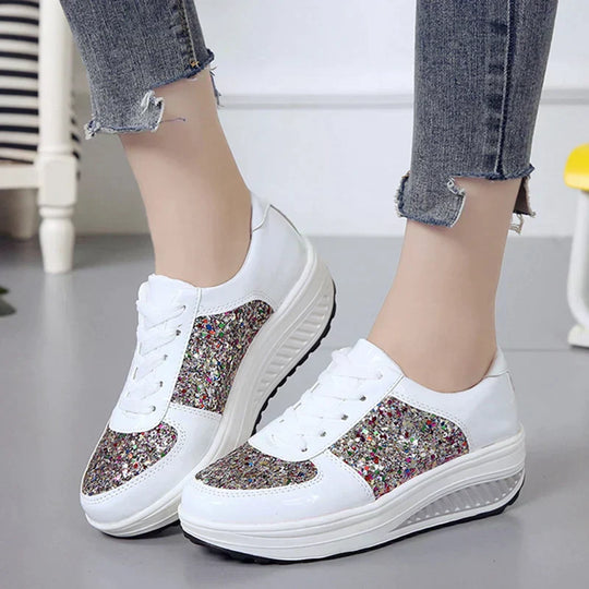 Heidi-Mode | Glitzernde Chunky Sneakers für Damen