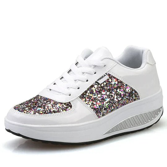 Heidi-Mode | Glitzernde Chunky Sneakers für Damen