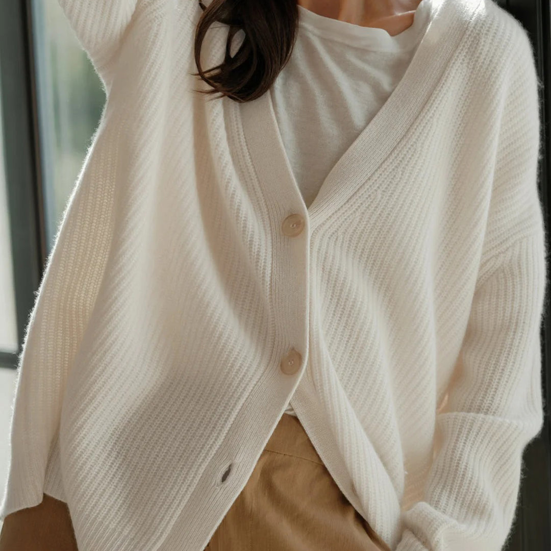 Heidi-Mode | Eng Anliegender Strickjacke für Frauen