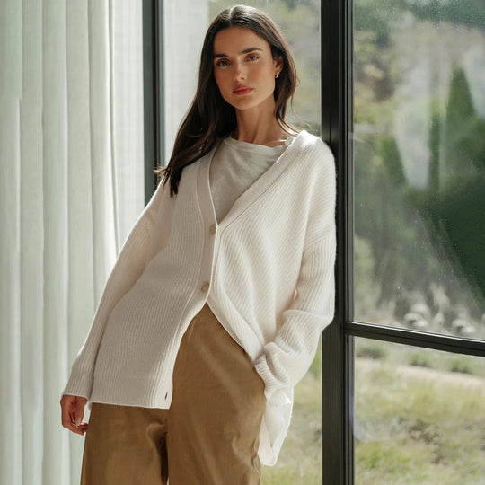 Heidi-Mode | Eng Anliegender Strickjacke für Frauen