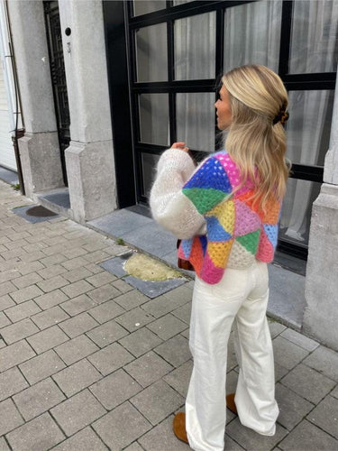 Bunte Strickbluse mit Puffärmeln