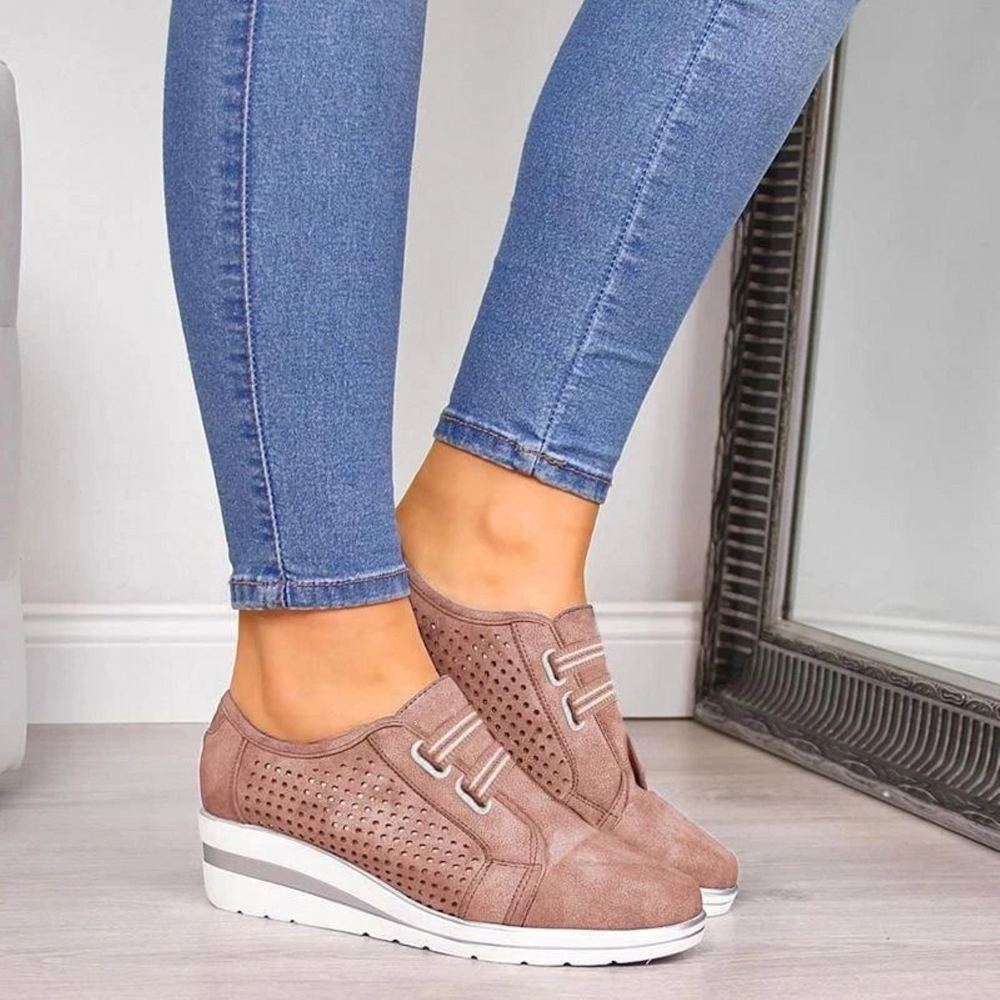 Heidi-Mode | Damenschuhe mit Hohlem Musterstreifen