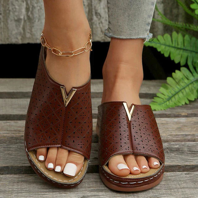 Orthopädische flache Riemchensandalen