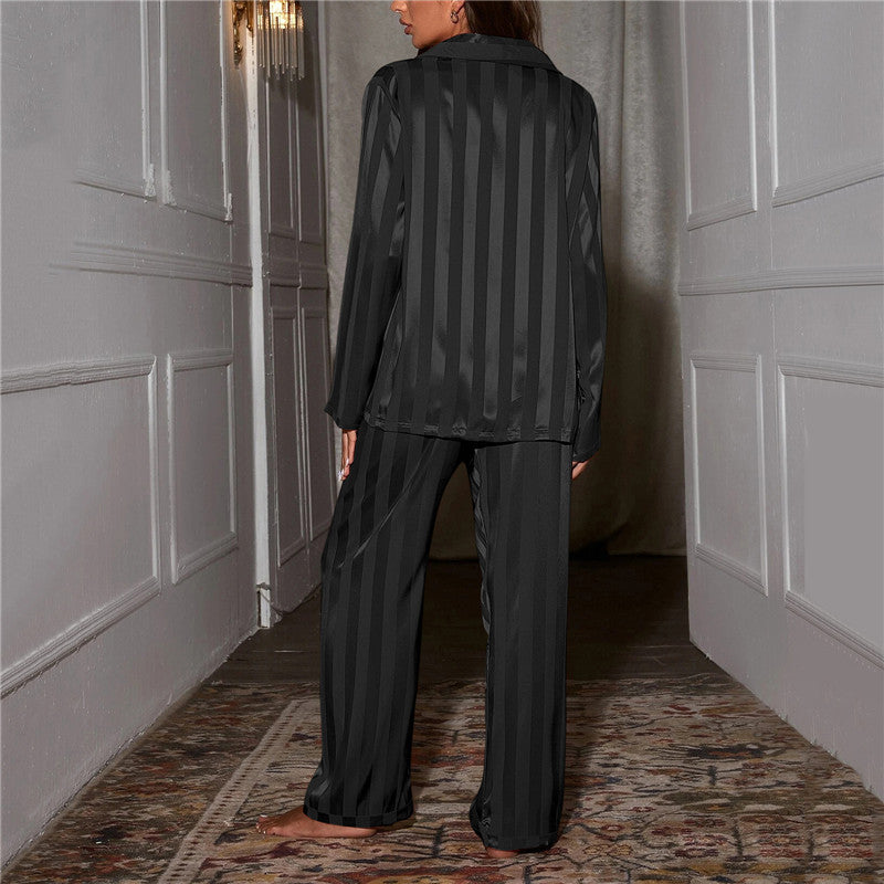 Heidi-Mode - Stilvolles Pyjama-Set aus Seide