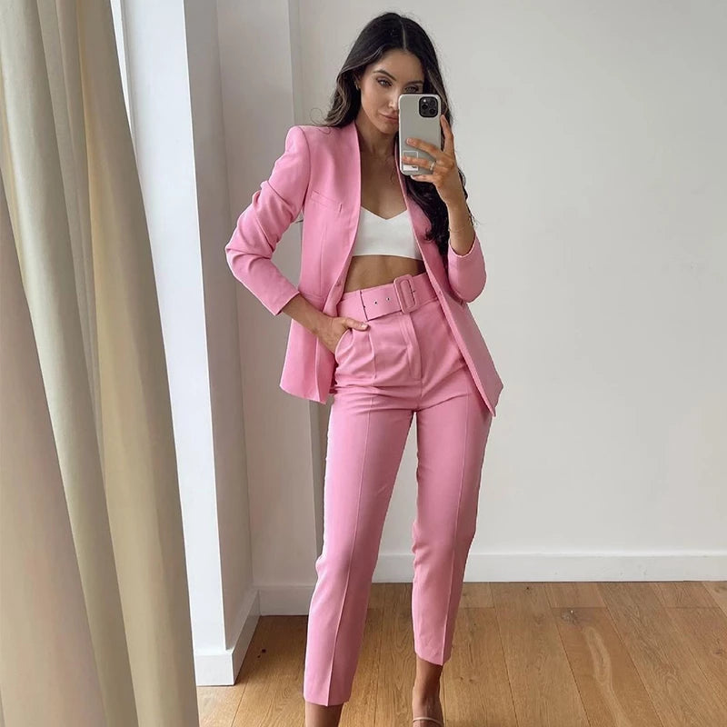 Heidi-Mode | Lässige Hochbundhose mit Gürtel und Taschen, perfekt für lässige Tage