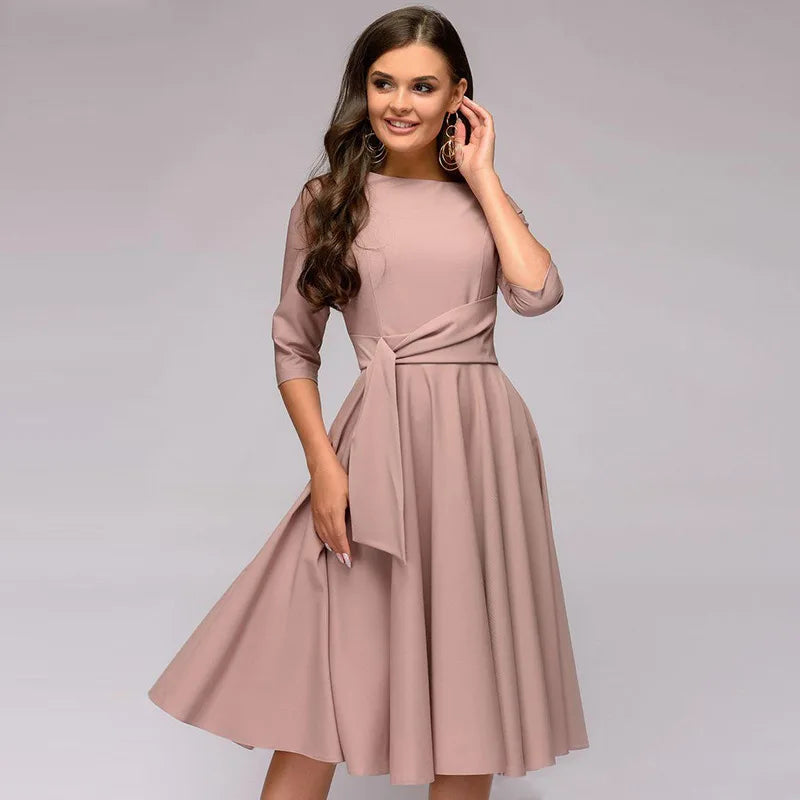 Elegantes Swing-Kleid