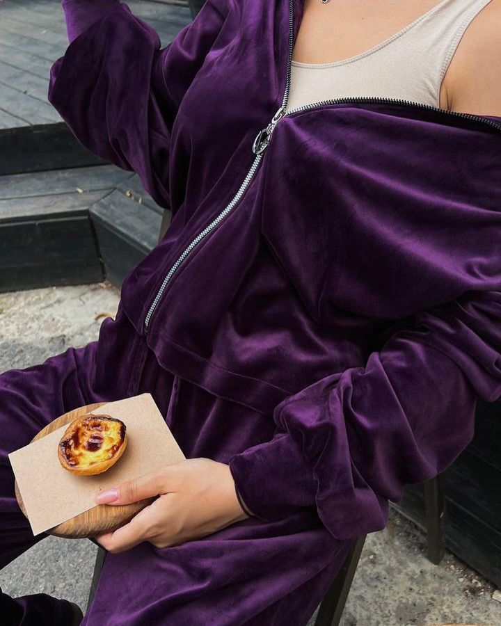 Damen lässiges Sport-Set mit hochtaillierten Hosen und cropped Oberteil Heidi-Mode