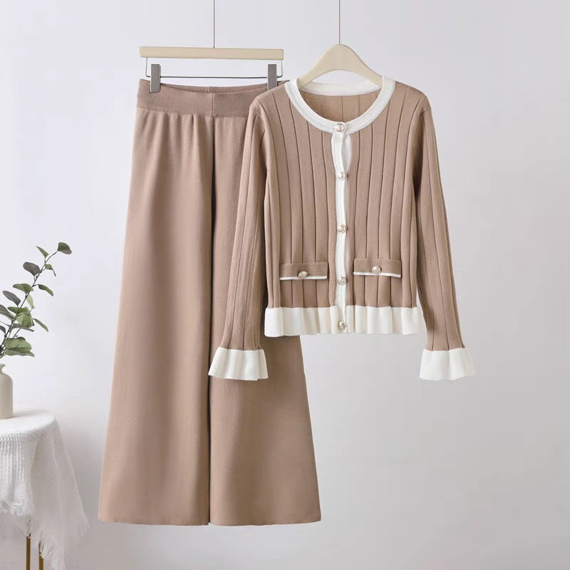 Damen elegantes Strick-Loungewear-Set mit aufgesetzten Taschen und Rüschen Heidi-Mode